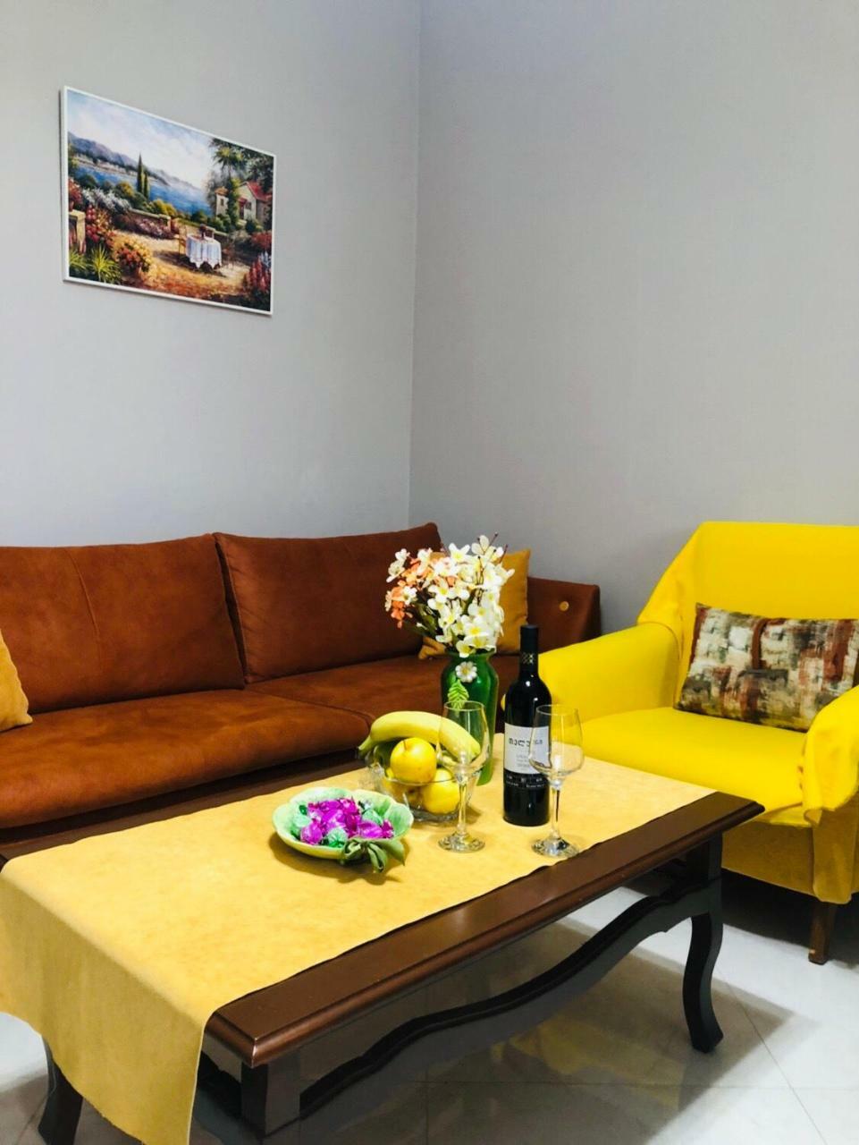 Apartamento Chika Kutaisi Exterior foto